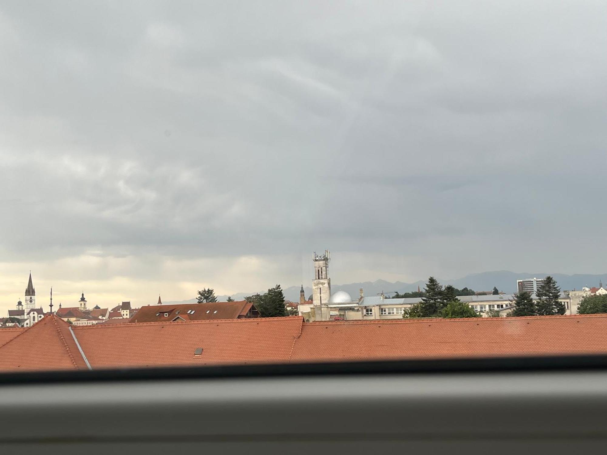Azzurro Apartment Sibiu Esterno foto